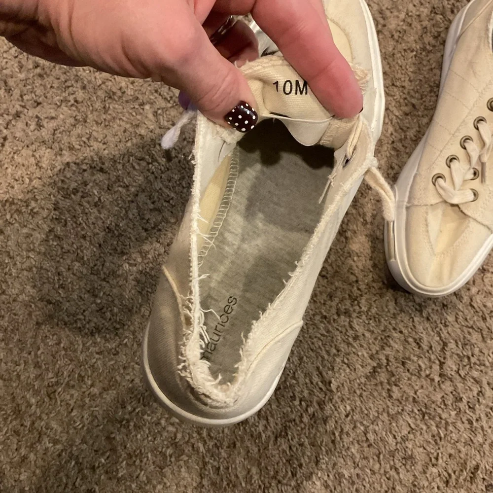 Cream Casual Sneakers Maurice’s - Picture 2 of 4